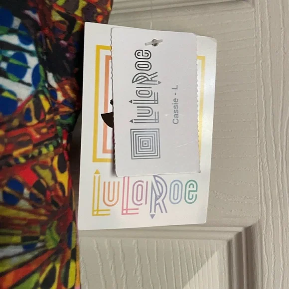 LuLaRoe Women’s Size L Colorful Geometric Pattern Skirt Cassie - Picture 6 of 11